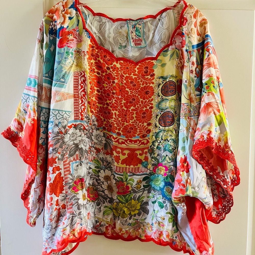 Johnny Was 💯 silk blouse . Size small light gorgeous top beautiful sleeves .